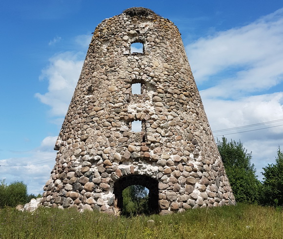 развалины мельницы